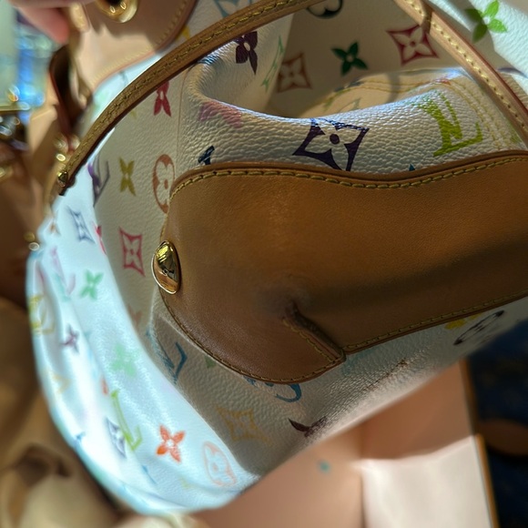 LOUIS VUITTON
Monogram Multicolor Ursula White - Picture 9 of 14